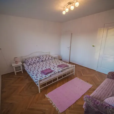 Livi Apartment